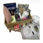Boo Basket M 01 – coș cadou de Halloween cu Freida McFadden, termos SEIK și set de pictat dovleac