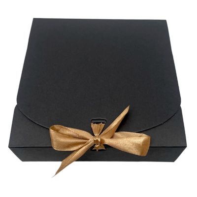Cutie pătrată cu fundă satinată - negru, 24 x 24 x 6 cm